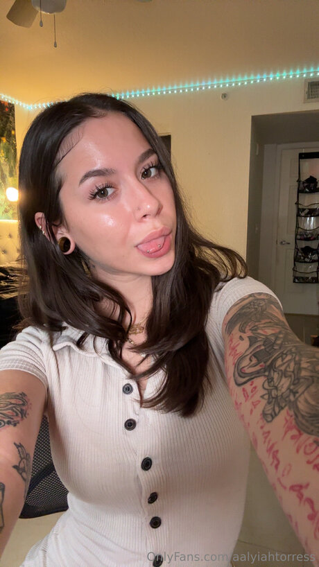 Aalyiahtorress thumbnail