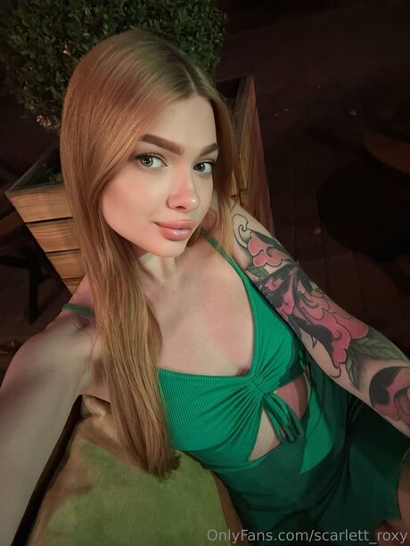 Scarlett Roxy high quality pornstar galleries