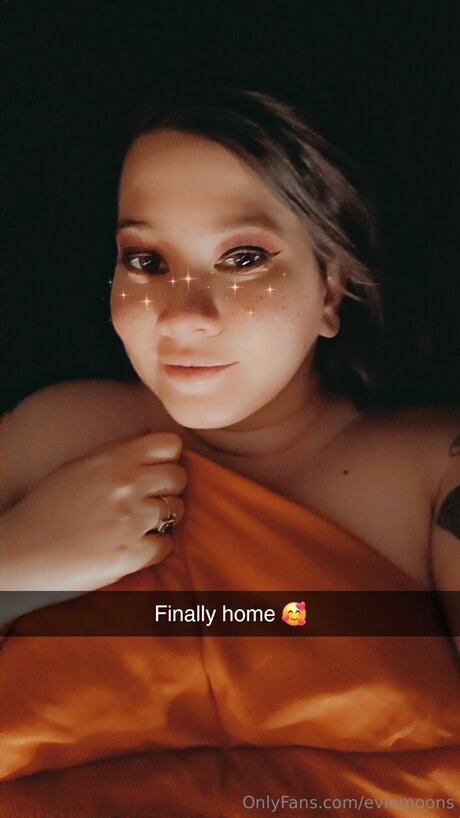 Eviemoons sex model photo