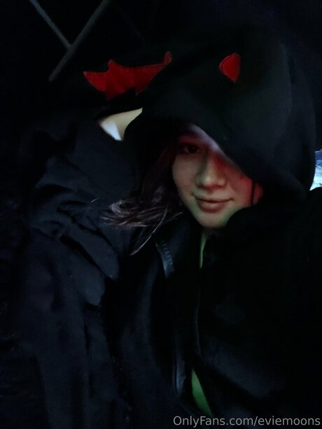 Eviemoons top star image