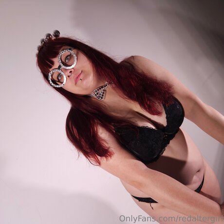 Redaltergirl model hd pic