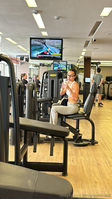 Gigymnast porn actress photo