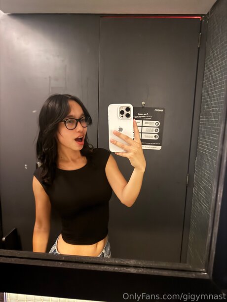 Gigymnast naked actress image