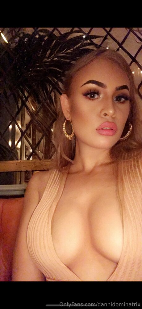 Dannidominatrix star naked pic