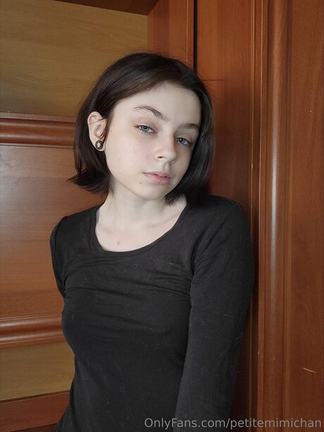 Petitemimiuwu xxx pornstar pic
