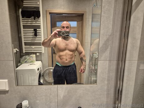 Heavyduty1 sexy model img