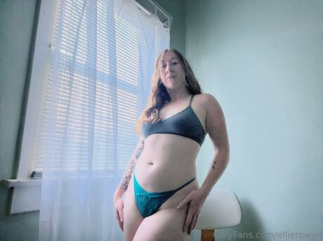 Ellierowyn nice pornstar image