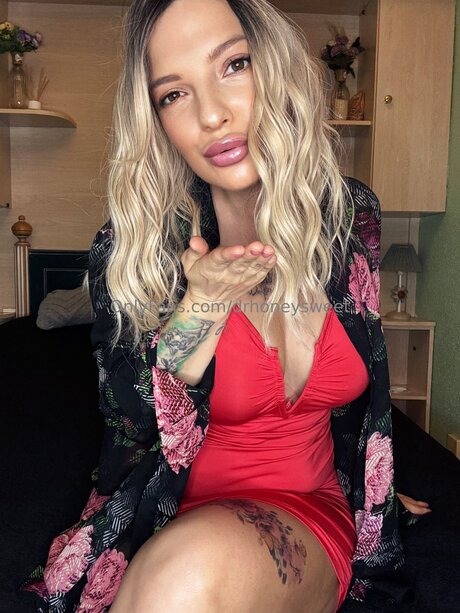 Drhoneysweet exclusive model pics