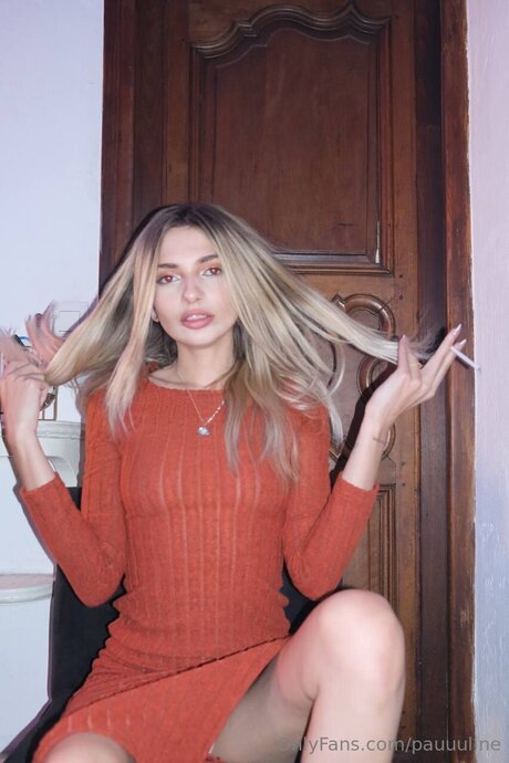 Pauuuline high quality model gallery