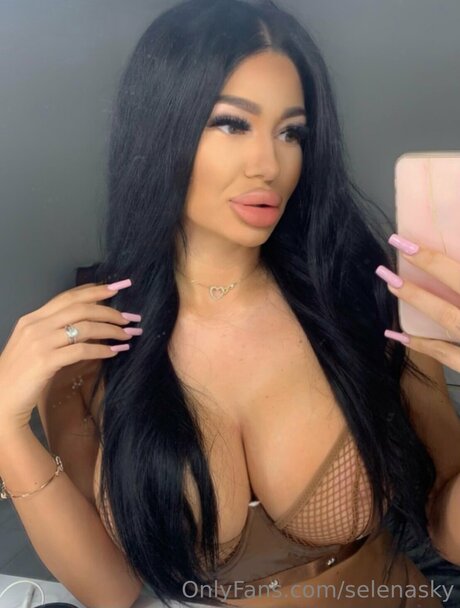 Selenasky pornstar hd images
