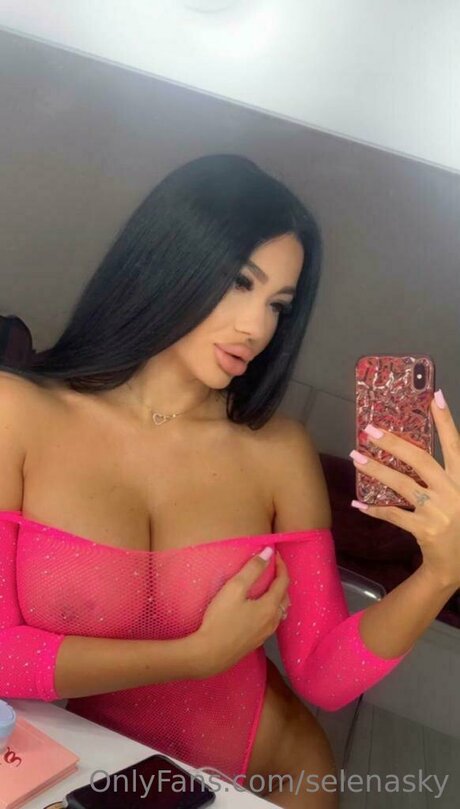 Selenasky pornstar sexy photo