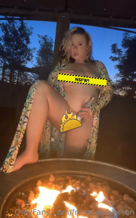 Freemoonvixxen pornstar hot pictures