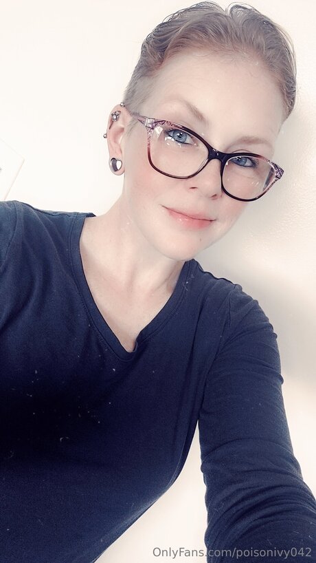 Poisonivy042 top actress images