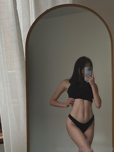 Lilttle Katee erotic actress pic