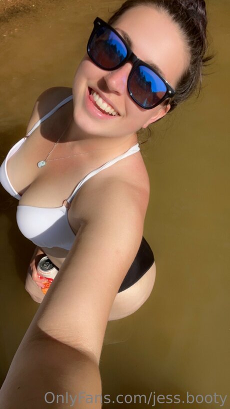 Jess Booty pretty pornstar img