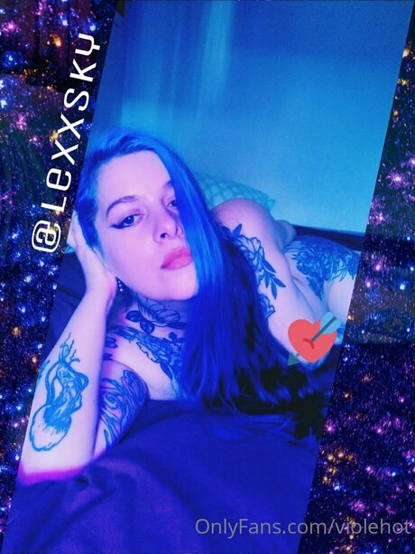 Violehot xxx model image