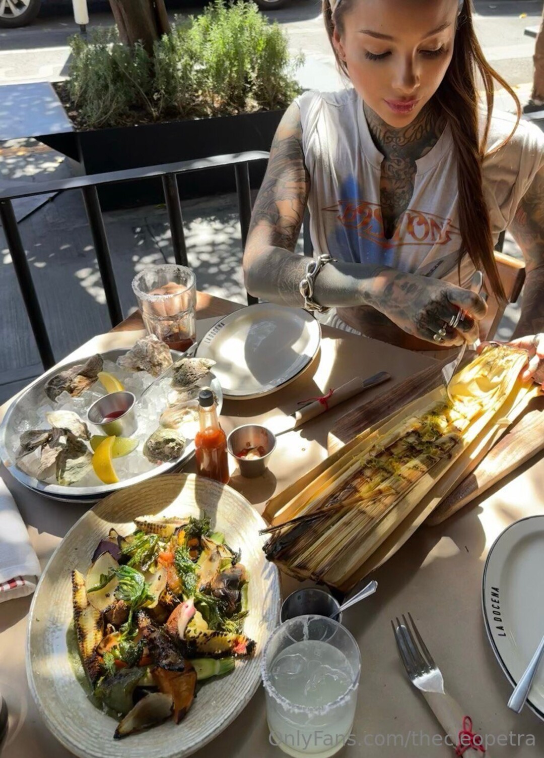 Thecleopetra nudes actress picture