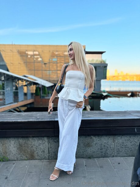 Liaju Dm hot pornstar pic