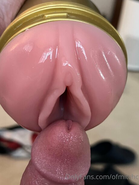 Ofmitchc star erotic pic