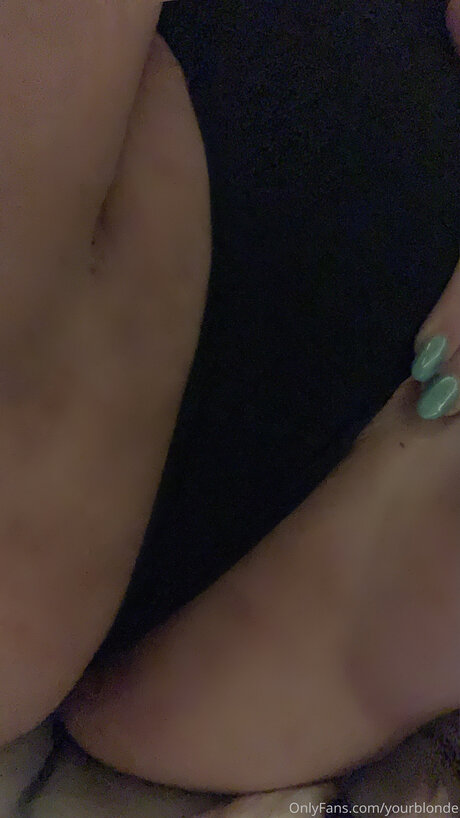 Yourblonde model porn photos