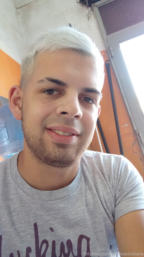 Erikmaximiliano erotic pornstar pic