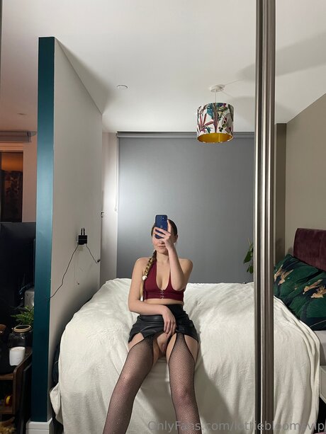 Lottiebloomsvip naked pornstar pictures