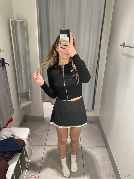 Lottiebloomsvip model sexy image