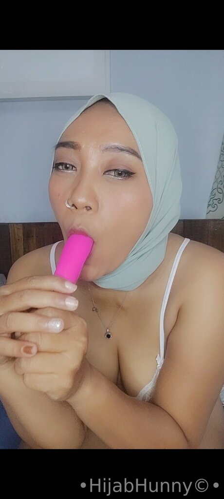 Hijabhunny Srs star erotic pictures