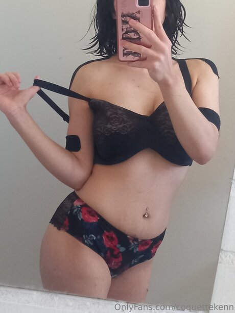 Coquettekenn nude actress pictures
