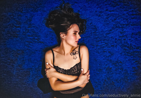 Seductively Annie nudes star pictures