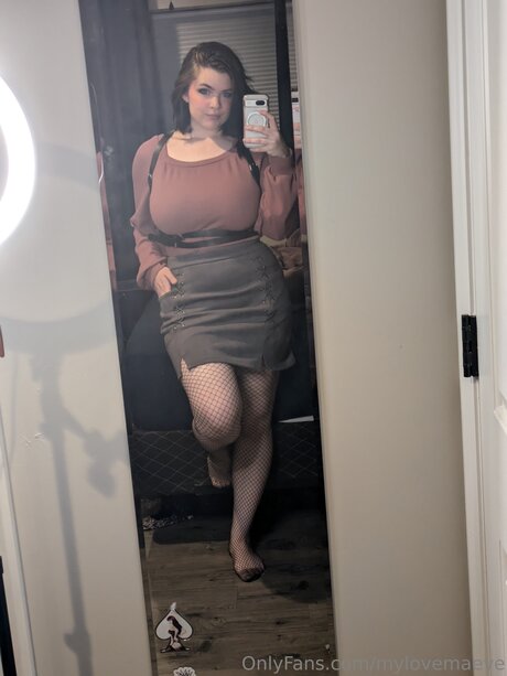 Mylovemaeve model nude galleries