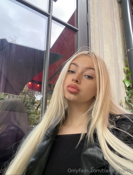 Empress Tiana free star pictures