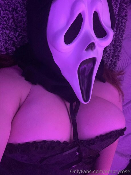 Emptyrose erotic model image