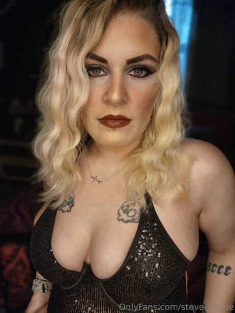 Steveemarie star sexy pic
