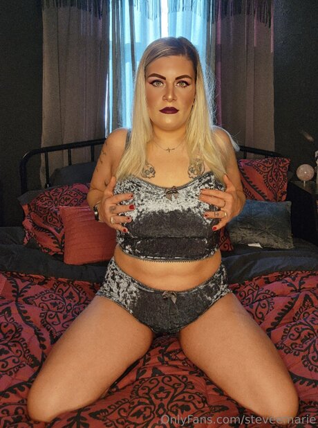 Steveemarie beautiful actress img