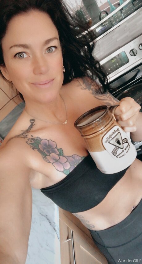 Wondergilf sexy actress gallery
