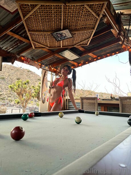 Callmepeachhh erotic model galleries