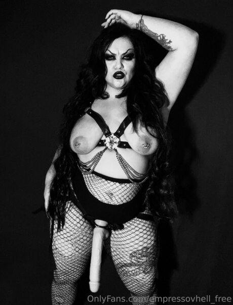 Empressovhell star nude pictures