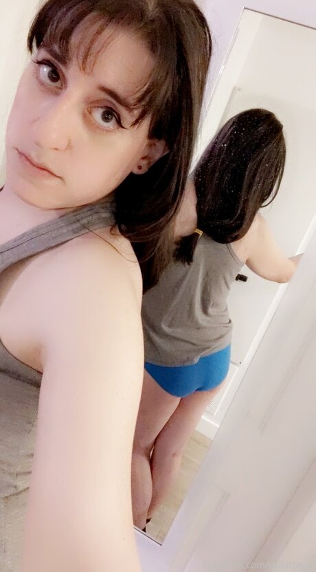 Violetreyez naked actress images