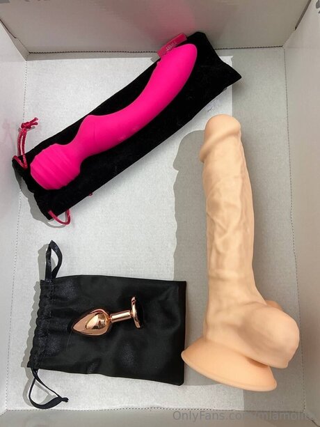 Miamolito erotic pornstar photo