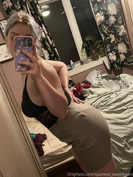 Spanked Sweetheart model nice pics