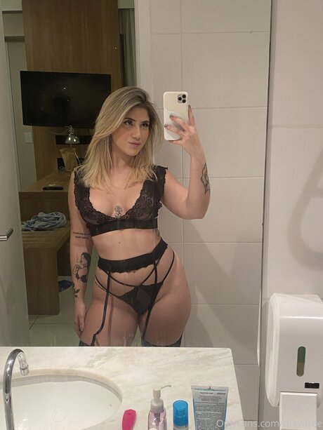 Mavimag model best photo