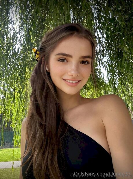 Blonde37 star nice pictures