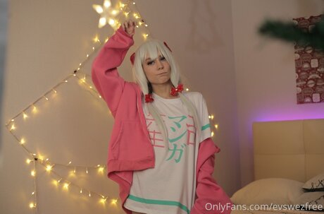 Evswezfree star naked pics