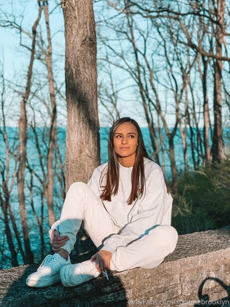 Stylemebrooklyn adult model img