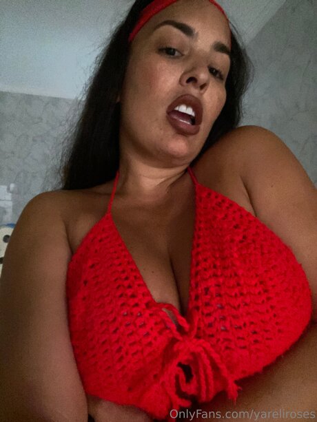 Yareliroses exclusive star photos