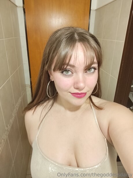 Thegoddessdaisy star photos