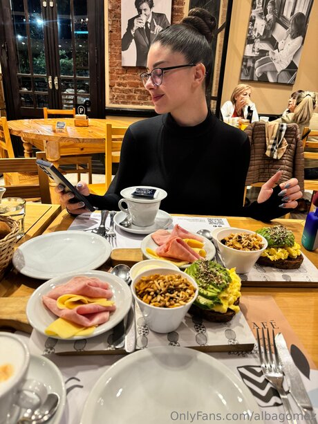 Albagomez model free img