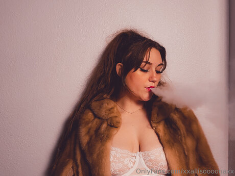 Xxallisoooonaxx model sexy pic