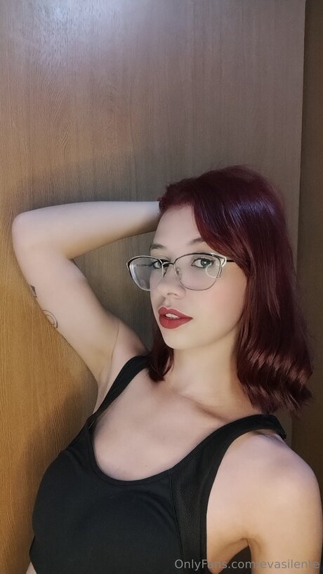 Evasilente model adult image